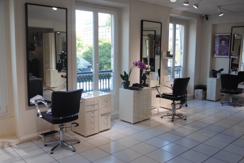 salon-coiffure-GONFARON-min_floor-home-office-property-living-room-room-781228-pxhere.com